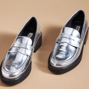 ANTHROPOLOGIE BIBI LOU JAYA LEATHER SLIP ON LUG PENNY LOAFERS SILVER 9.5 40